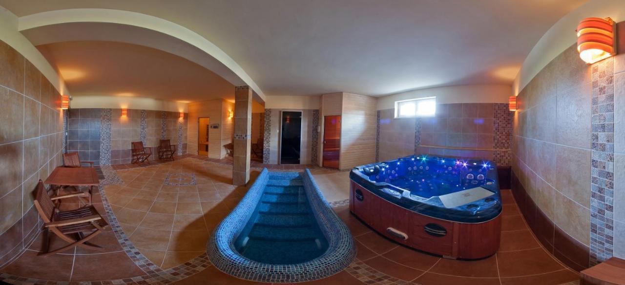 Harmonia Wellness Villa Сільвашварад Екстер'єр фото